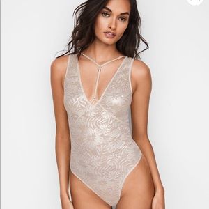 NWOT Victoria’s Secret palm lace bodysuit.